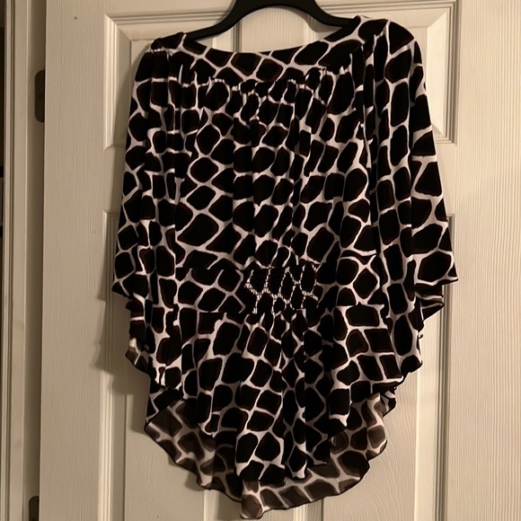 Top - Picture 2 of 3